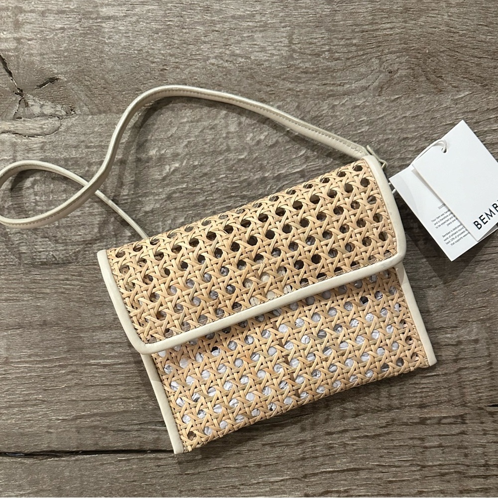 Bembien Larita Clutch w Removable Strap. - Picture 9 of 10
